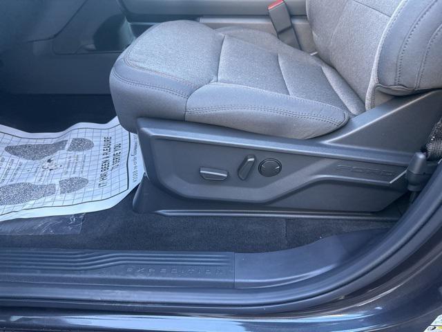 new 2025 Ford Expedition car, priced at $62,101