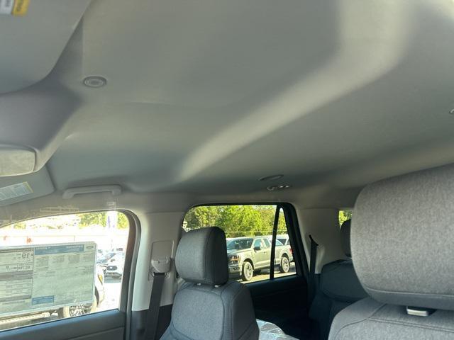 new 2025 Ford Expedition car, priced at $62,101