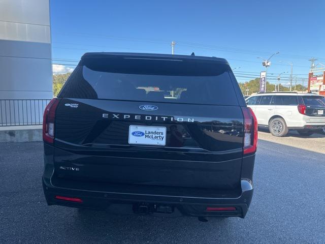 new 2025 Ford Expedition car, priced at $62,101