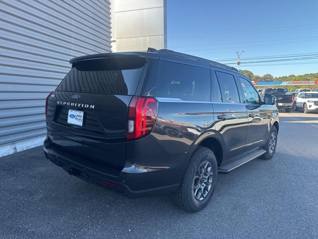 new 2025 Ford Expedition car, priced at $62,101