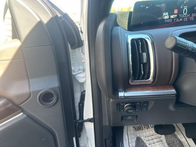 new 2025 Ford Expedition car, priced at $83,418