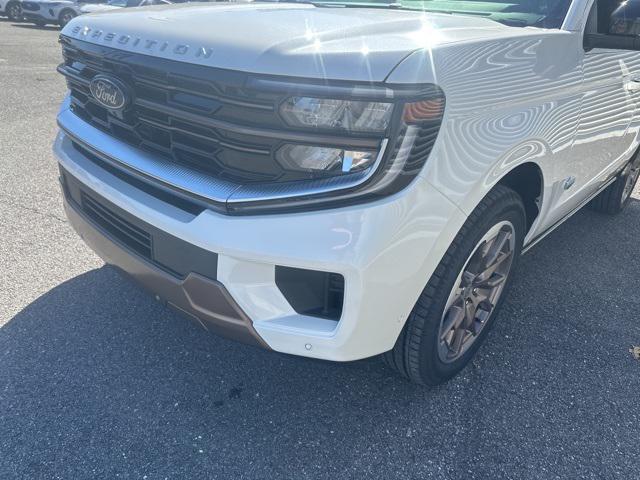 new 2025 Ford Expedition car, priced at $83,418