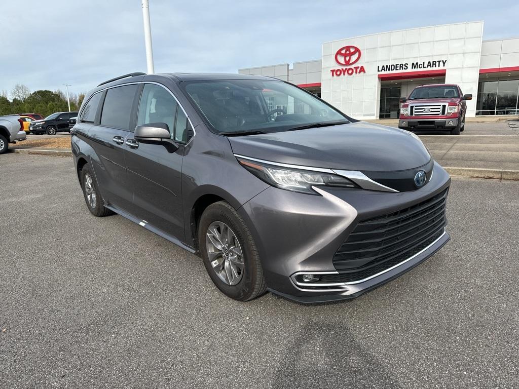 used 2023 Toyota Sienna car, priced at $39,344