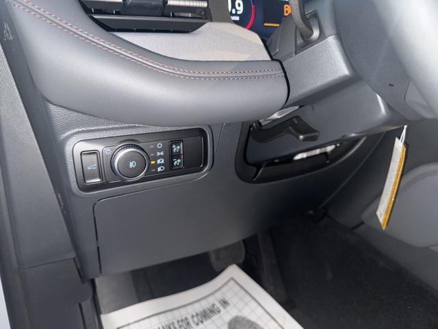 new 2025 Ford Explorer car, priced at $40,642