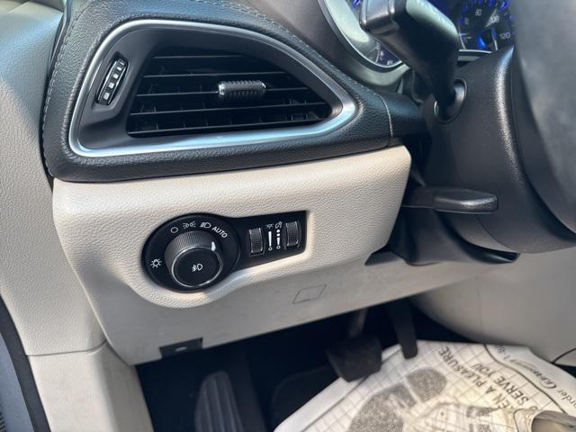 used 2019 Chrysler Pacifica car, priced at $14,914
