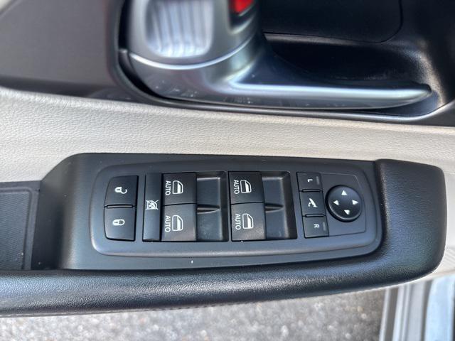 used 2019 Chrysler Pacifica car, priced at $14,914