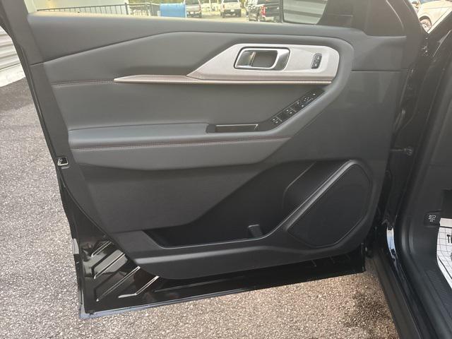new 2025 Ford Explorer car, priced at $40,282