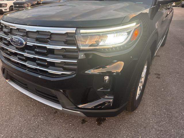 new 2025 Ford Explorer car, priced at $40,282