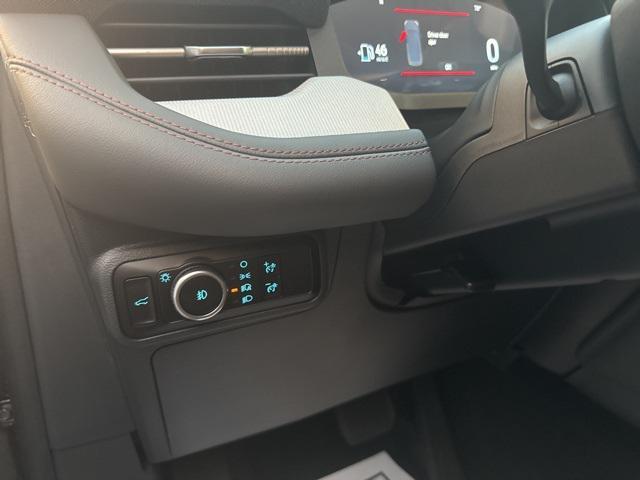 new 2025 Ford Explorer car, priced at $40,282