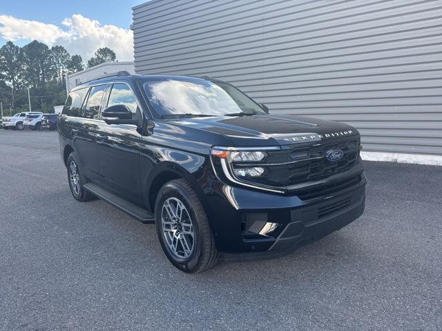 new 2025 Ford Expedition car, priced at $59,902