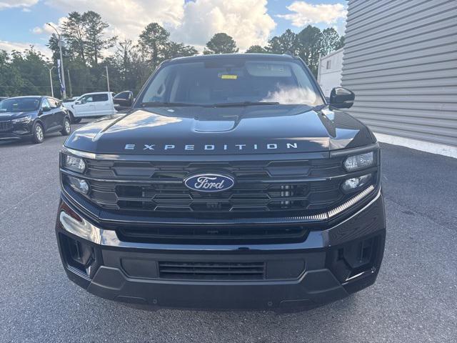 new 2025 Ford Expedition car, priced at $59,902