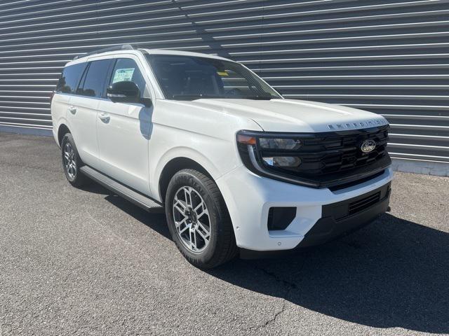 new 2025 Ford Expedition car, priced at $66,684