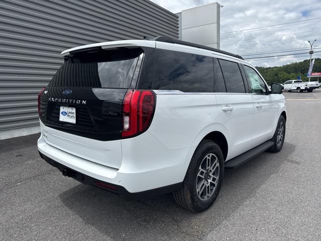 new 2025 Ford Expedition car, priced at $60,060