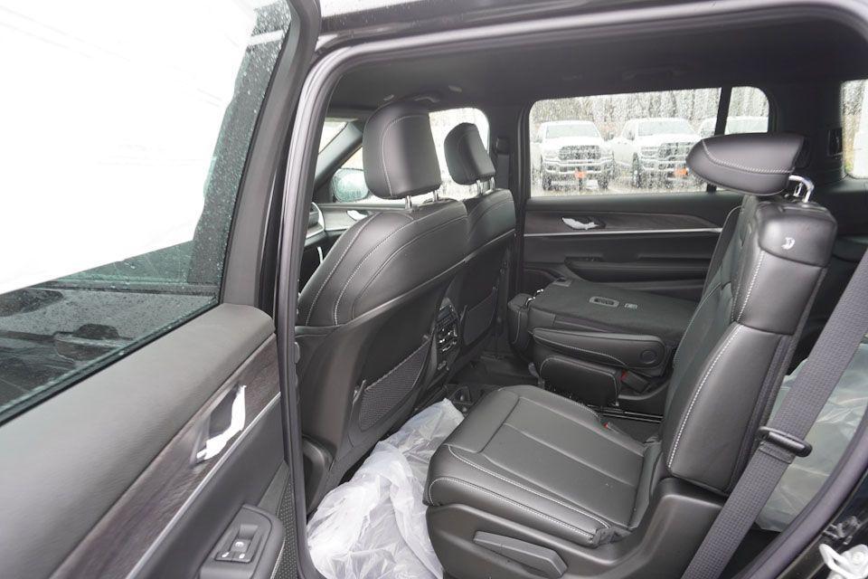new 2025 Jeep Grand Cherokee L car, priced at $43,849