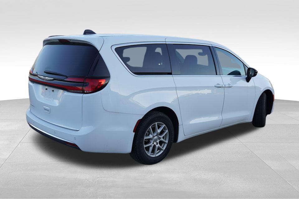used 2024 Chrysler Pacifica car, priced at $30,798