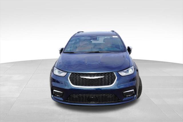 new 2025 Chrysler Pacifica car, priced at $44,597