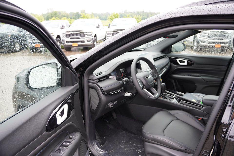 new 2025 Jeep Compass car, priced at $36,923