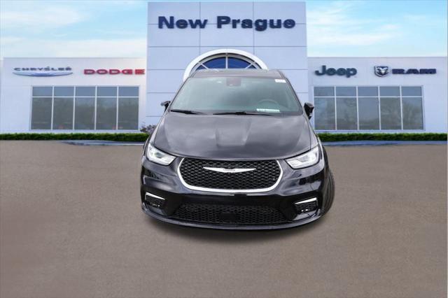 new 2025 Chrysler Pacifica car, priced at $44,721