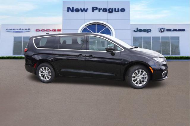 new 2025 Chrysler Pacifica car, priced at $44,721