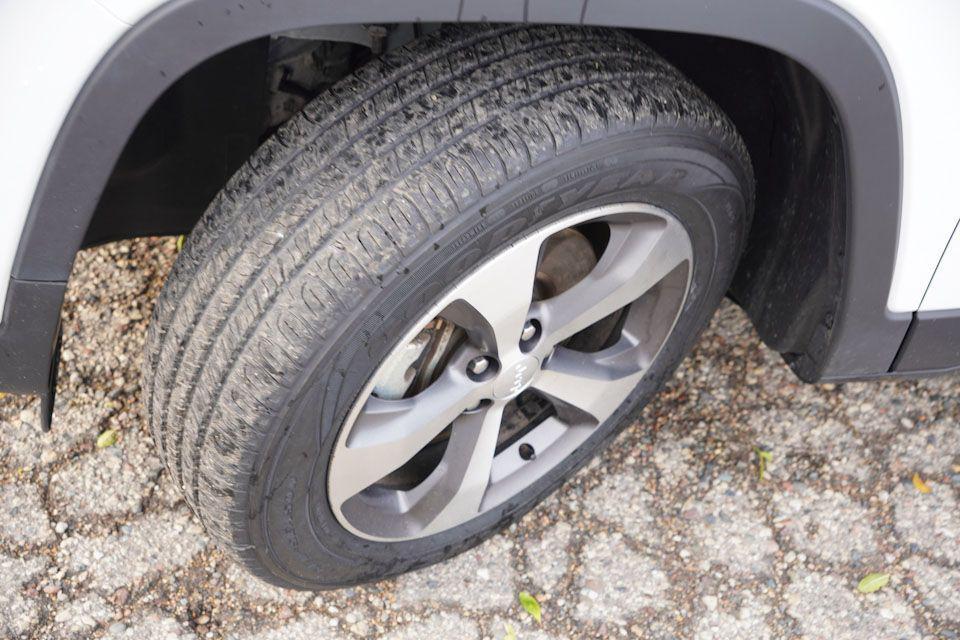 used 2021 Jeep Cherokee car, priced at $24,693