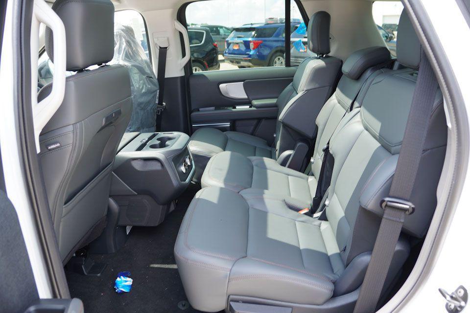 new 2025 Ford Expedition car, priced at $66,721