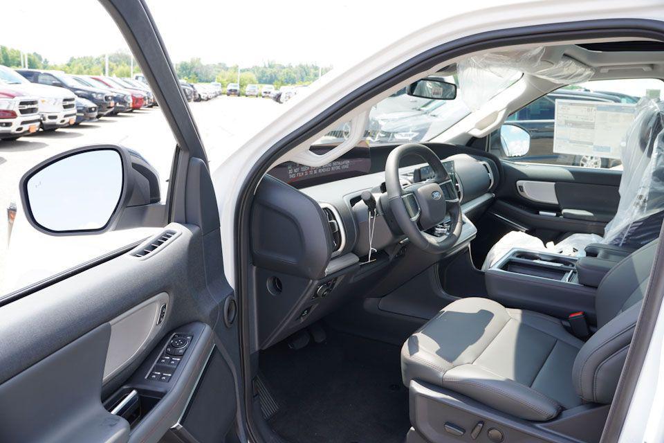 new 2025 Ford Expedition car, priced at $66,721