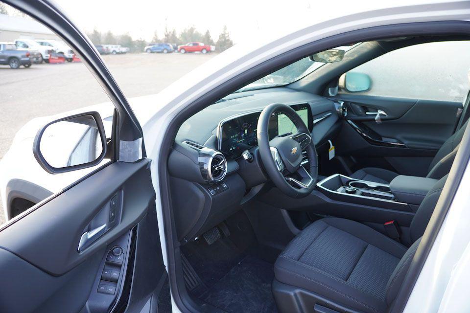 new 2026 Chevrolet Equinox car, priced at $28,240