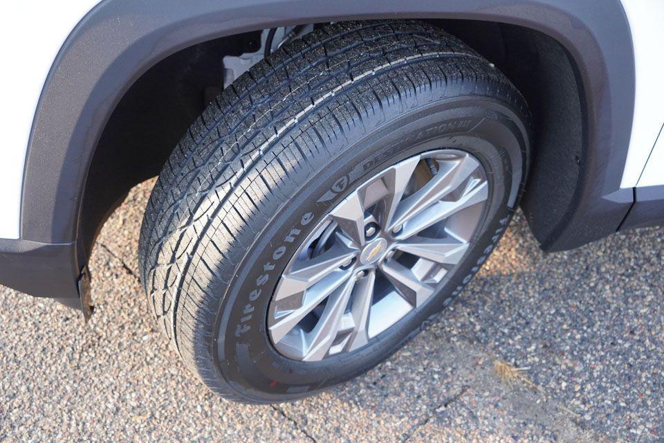 new 2026 Chevrolet Equinox car, priced at $28,240