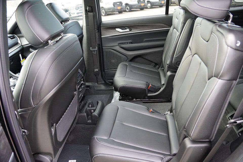 new 2025 Jeep Grand Cherokee L car, priced at $49,189