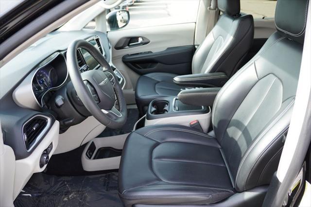 used 2023 Chrysler Pacifica car, priced at $21,298