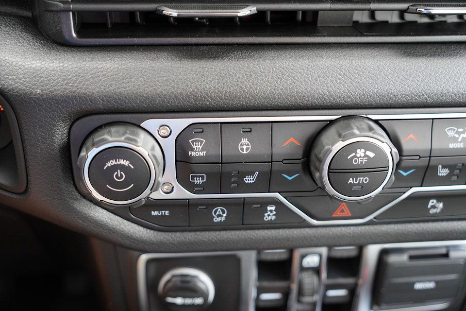 new 2025 Jeep Wrangler car, priced at $47,407