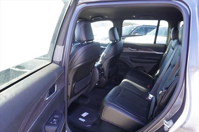 new 2025 Jeep Grand Cherokee car, priced at $41,950