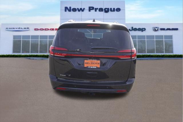 new 2025 Chrysler Pacifica car, priced at $46,691