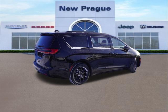 new 2025 Chrysler Pacifica car, priced at $46,591