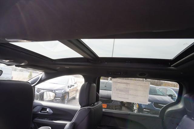 new 2025 Chrysler Pacifica car, priced at $46,691