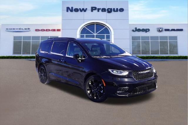 new 2025 Chrysler Pacifica car, priced at $46,591