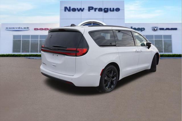 new 2024 Chrysler Pacifica car, priced at $42,269