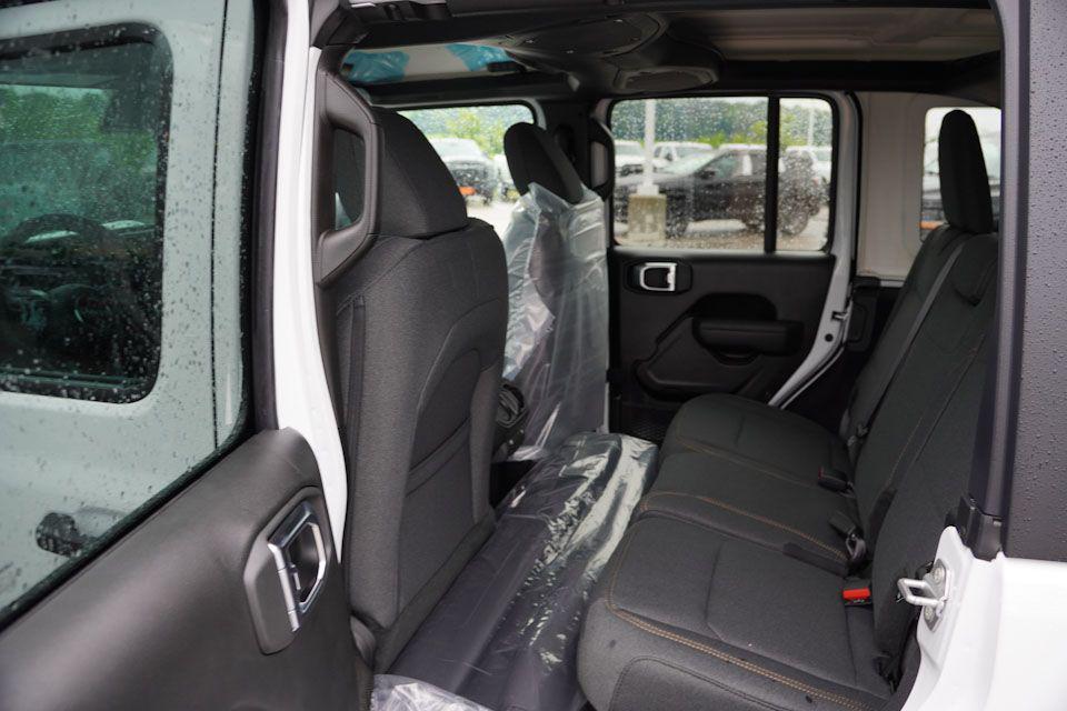 new 2025 Jeep Wrangler car, priced at $47,320