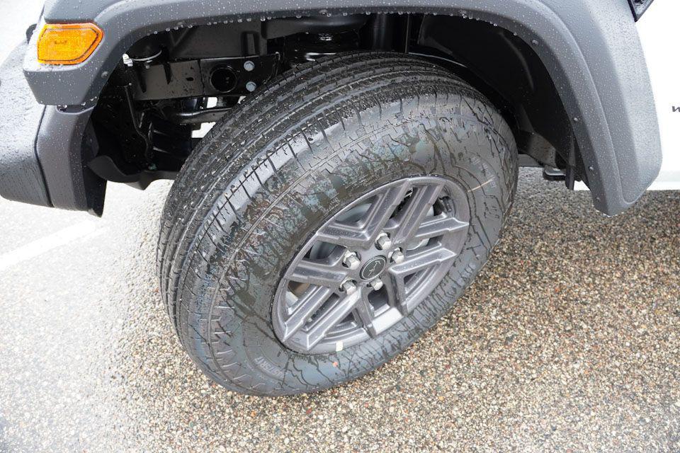 new 2025 Jeep Wrangler car, priced at $47,320