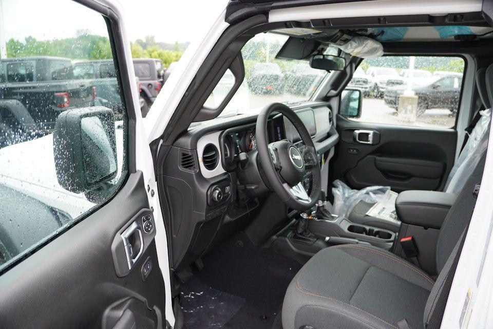 new 2025 Jeep Wrangler car, priced at $47,320