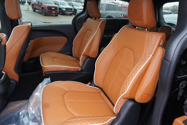 new 2025 Chrysler Pacifica car, priced at $43,069