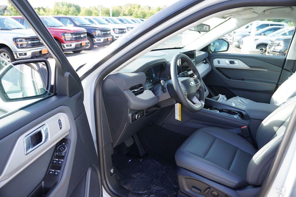 new 2025 Ford Explorer car, priced at $43,687