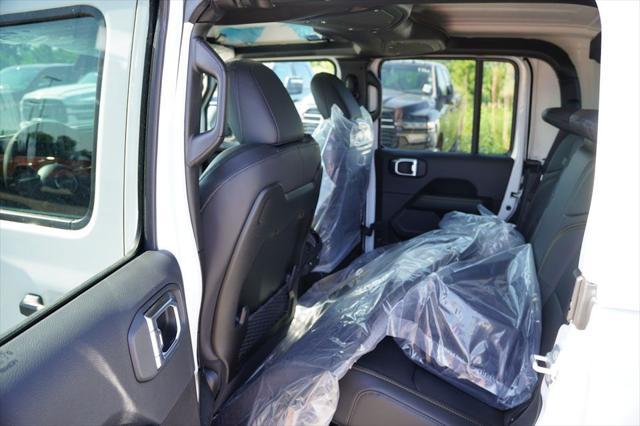 new 2025 Jeep Gladiator car, priced at $46,781