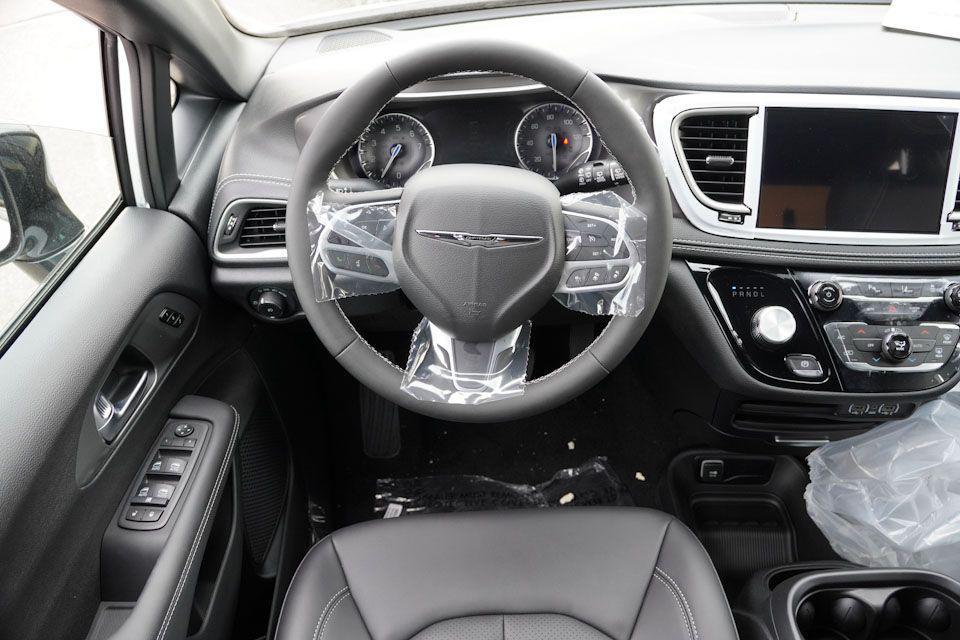 new 2025 Chrysler Pacifica car, priced at $36,882