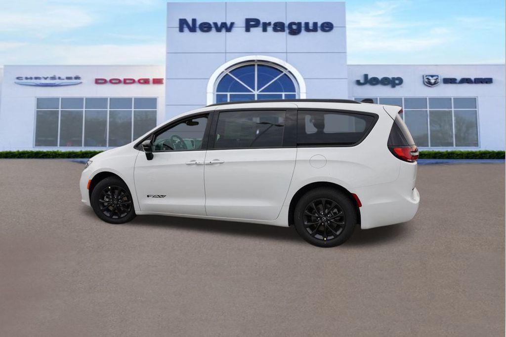 new 2025 Chrysler Pacifica car, priced at $36,882