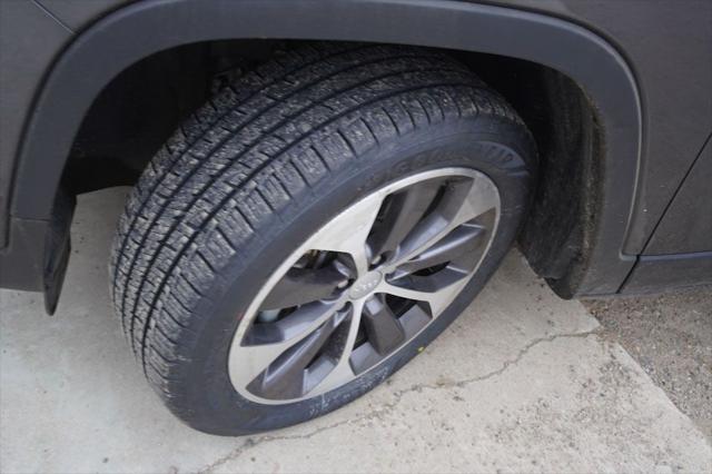 used 2022 Jeep Cherokee car, priced at $26,999