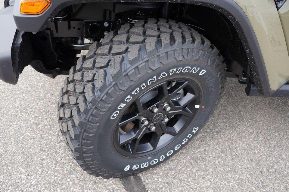 new 2025 Jeep Gladiator car, priced at $44,874