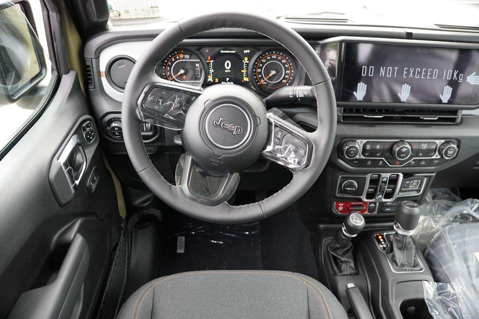 new 2025 Jeep Gladiator car, priced at $44,874