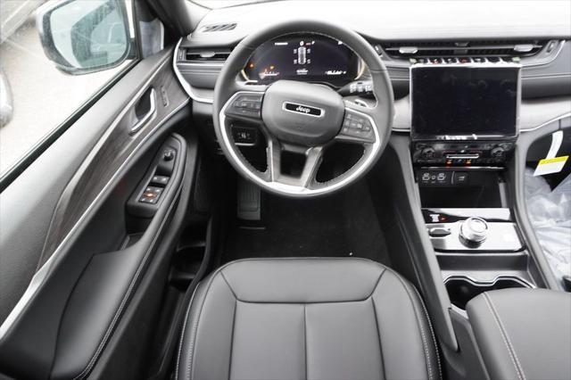 new 2025 Jeep Grand Cherokee car, priced at $42,349
