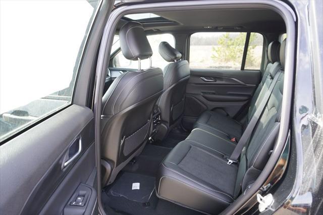 new 2025 Jeep Grand Cherokee car, priced at $40,713